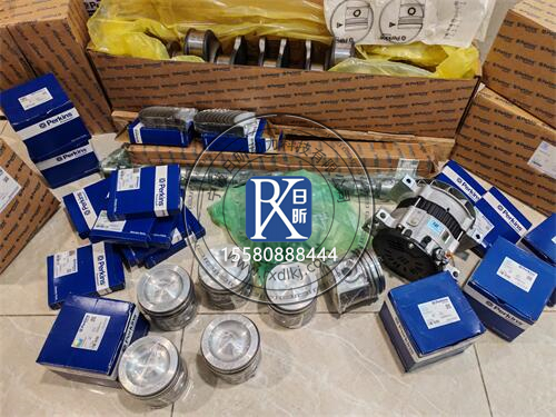 特雷克斯TLB820挖掘裝載機(jī)珀金斯發(fā)動機(jī)：全維呵護(hù)指南